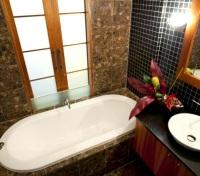 Executive Deluxe Bathroom